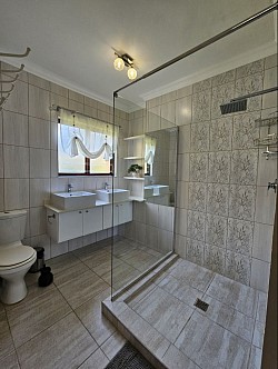 Ensuite bathroom